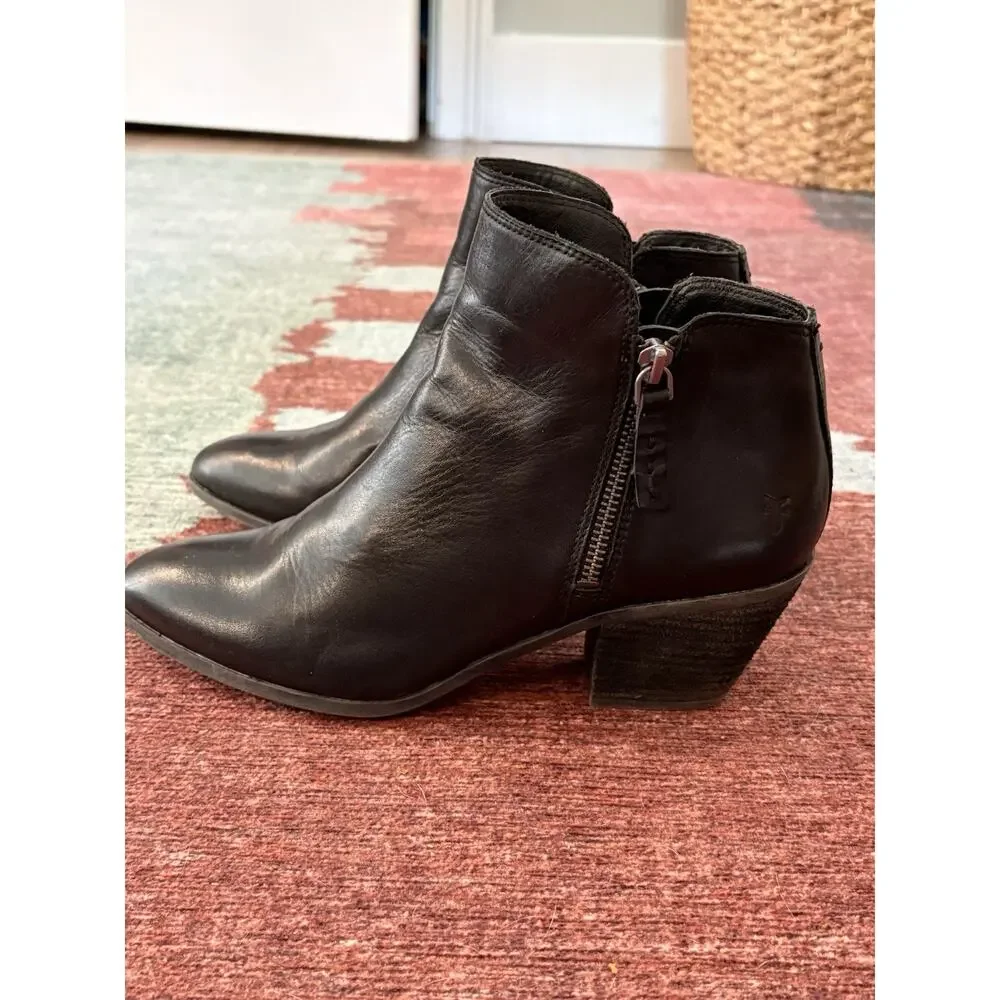 Frye Judith Ankle black Leather Side Zip Block Heel ankle Bootie Women’s 8.5M